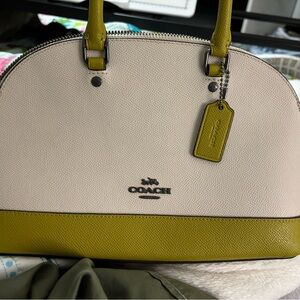 Bin: 1-9
Coach Cream and Olive Satchel